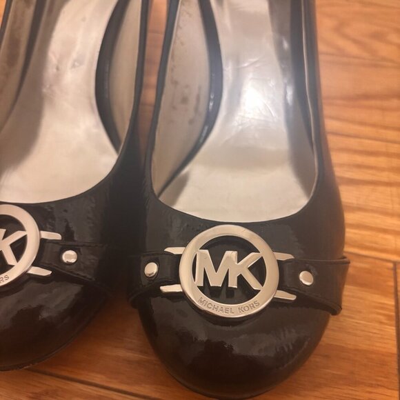 Michael Kors Michael Monogram GF 15 F Black Patent Leather Pumps WMS SZ 7.5 M - Picture 5 of 8